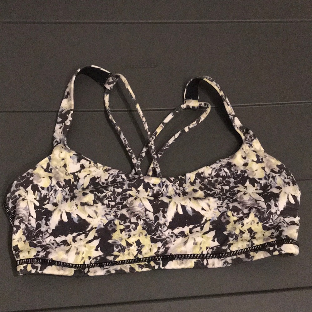 Lululemon sports bra